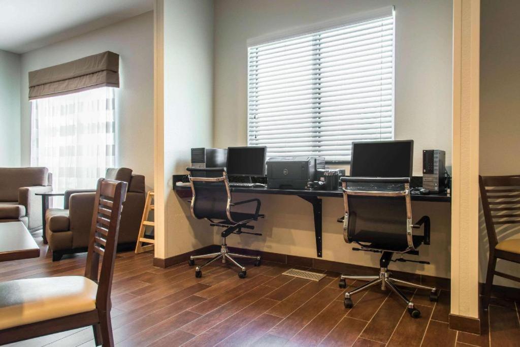 Sleep Inn & Suites Marshall - University Area מראה חיצוני תמונה