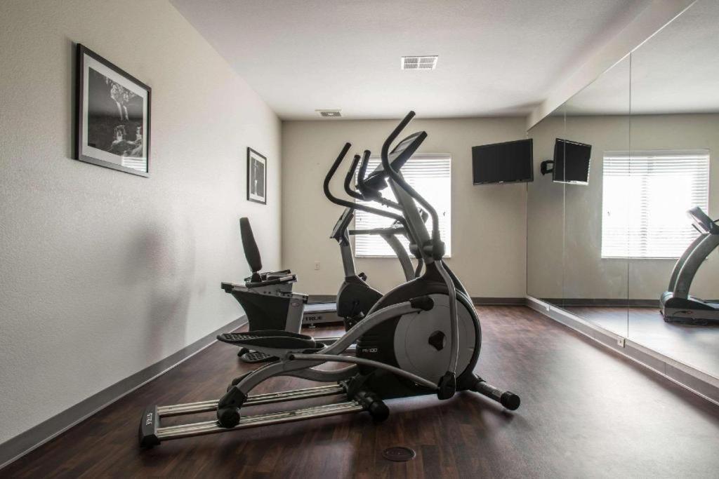 Sleep Inn & Suites Marshall - University Area מראה חיצוני תמונה